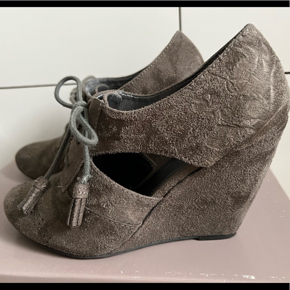Grey suede wedge heels by Bakers - Picture 15 of 16